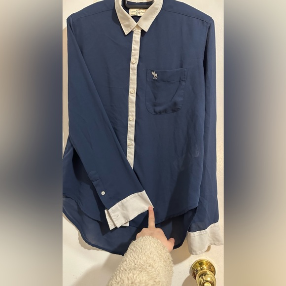 Chiffon Abercrombie dress shirt - Picture 2 of 4
